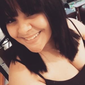 Meet your Posher, Larissa